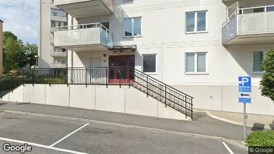 Lägenheter till salu i Huddinge - Bild från Google Street View