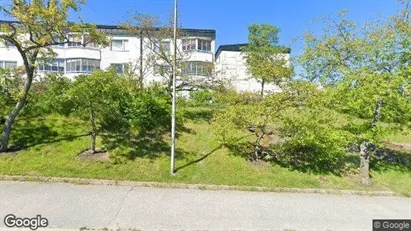 Bostadsrätter till salu i Haninge - Bild från Google Street View