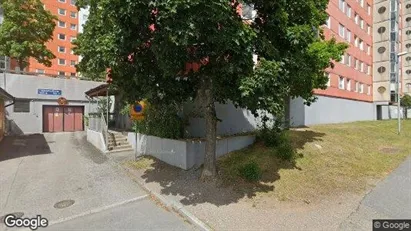 Lägenheter till salu i Huddinge - Bild från Google Street View