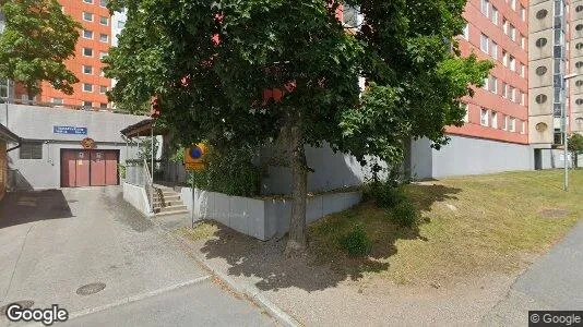 Lägenheter till salu i Huddinge - Bild från Google Street View