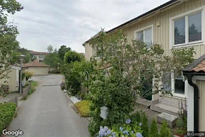 Bostadsrätter till salu i Huddinge - Bild från Google Street View