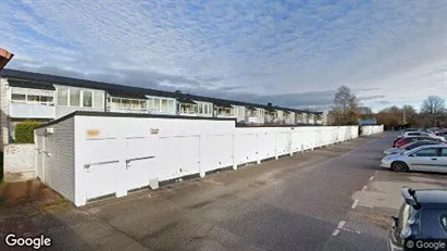 Lägenheter till salu i Upplands Väsby - Bild från Google Street View