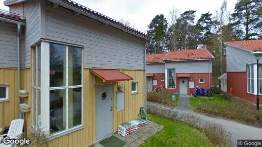 Lägenheter till salu i Botkyrka - Bild från Google Street View