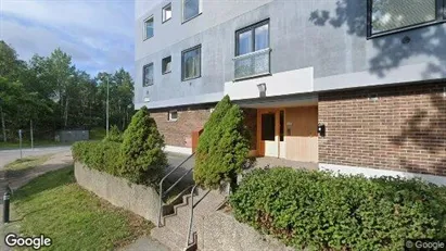 Lägenheter till salu i Huddinge - Bild från Google Street View