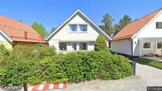 Lägenheter till salu i Huddinge - Bild från Google Street View