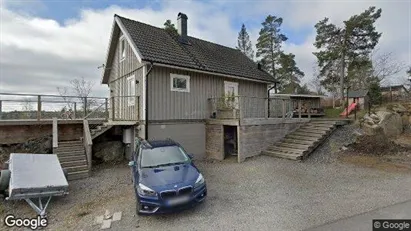 Lägenheter till salu i Huddinge - Bild från Google Street View