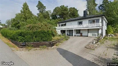 Lägenheter till salu i Huddinge - Bild från Google Street View