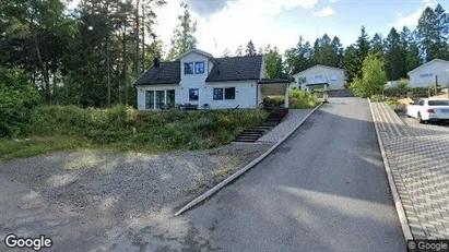 Lägenheter till salu i Huddinge - Bild från Google Street View