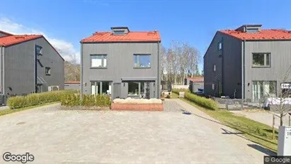 Lägenheter till salu i Haninge - Bild från Google Street View
