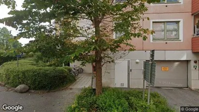 Lägenheter till salu i Huddinge - Bild från Google Street View