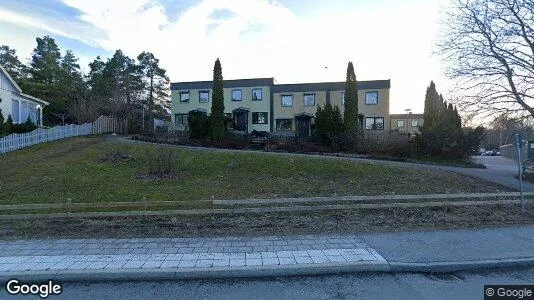 Lägenheter till salu i Huddinge - Bild från Google Street View