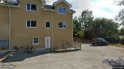 Lägenheter till salu i Huddinge - Bild från Google Street View
