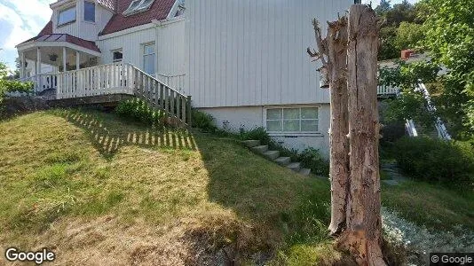 Bostadsrätter till salu i Tjörn - Bild från Google Street View