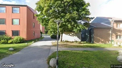 Bostadsrätter till salu i Ekerö - Bild från Google Street View