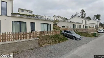 Lägenheter att hyra i Huddinge - Bild från Google Street View