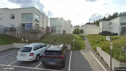 Lägenheter till salu i Huddinge - Bild från Google Street View