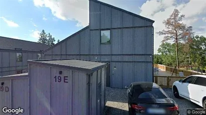 Lägenheter till salu i Huddinge - Bild från Google Street View