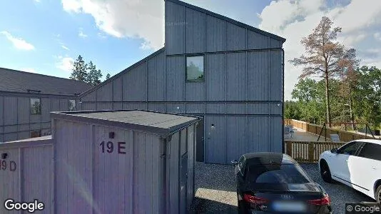Lägenheter till salu i Huddinge - Bild från Google Street View