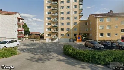 Lägenheter till salu i Köping - Bild från Google Street View