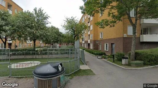 Lägenheter att hyra i Huddinge - Bild från Google Street View