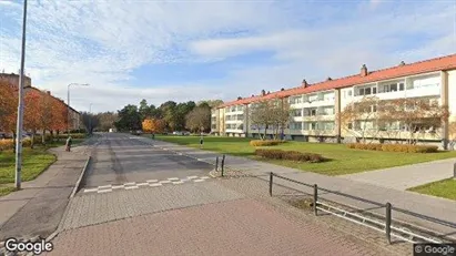 Bostadsrätter till salu i Köping - Bild från Google Street View