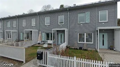 Bostadsrätter till salu i Österåker - Bild från Google Street View