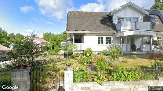 Lägenheter till salu i Huddinge - Bild från Google Street View