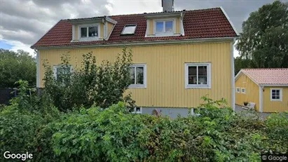 Lägenheter till salu i Upplands Väsby - Bild från Google Street View