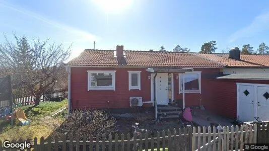 Lägenheter till salu i Österåker - Bild från Google Street View
