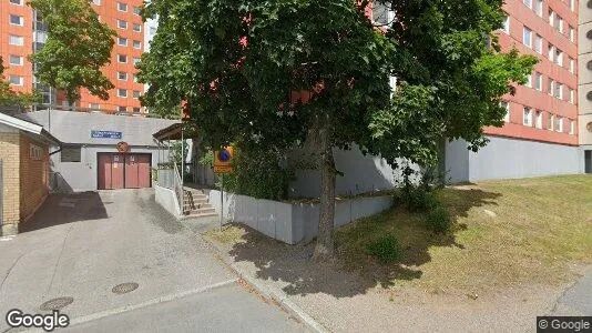 Lägenheter till salu i Huddinge - Bild från Google Street View