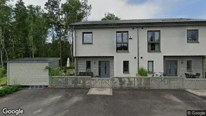 Lägenheter till salu i Huddinge - Bild från Google Street View