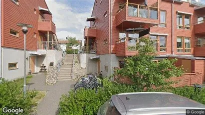 Lägenheter till salu i Huddinge - Bild från Google Street View