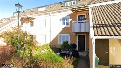 Bostadsrätter till salu i Upplands-Bro - Bild från Google Street View