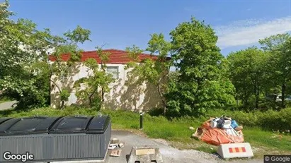 Bostadsrätter till salu i Haninge - Bild från Google Street View