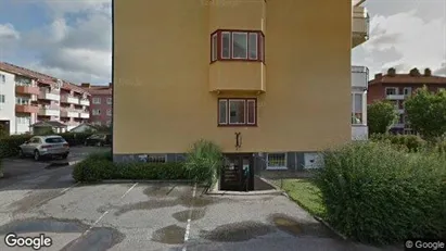 Bostadsrätter till salu i Köping - Bild från Google Street View