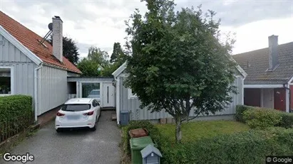 Lägenheter till salu i Haninge - Bild från Google Street View