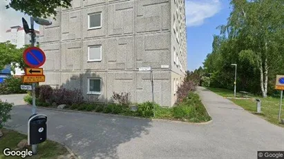 Bostadsrätter till salu i Haninge - Bild från Google Street View