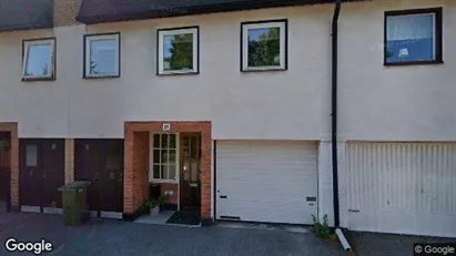 Lägenheter till salu i Huddinge - Bild från Google Street View