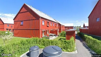 Bostadsrätter till salu i Håbo - Bild från Google Street View
