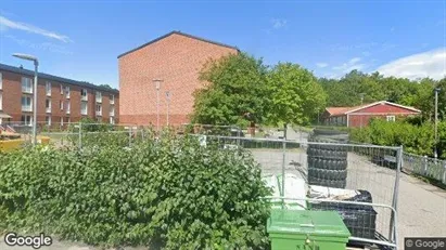 Lägenheter till salu i Huddinge - Bild från Google Street View