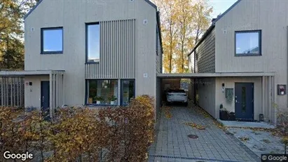 Lägenheter till salu i Järfälla - Bild från Google Street View