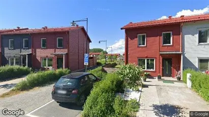 Bostadsrätter till salu i Haninge - Bild från Google Street View