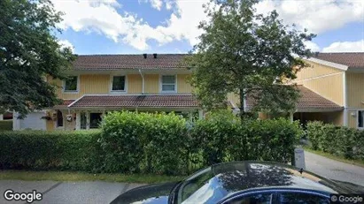 Lägenheter till salu i Huddinge - Bild från Google Street View