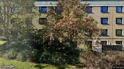 Lägenheter att hyra i Karlskoga - Bild från Google Street View Lägenheter att hyra i Karlskoga - Bild från Google Street View