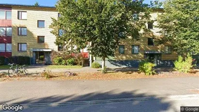 Lägenheter att hyra i Nybro - Bild från Google Street View Lägenheter att hyra i Nybro - Bild från Google Street View