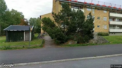 Lägenheter att hyra i Nybro - Bild från Google Street View Lägenheter att hyra i Nybro - Bild från Google Street View
