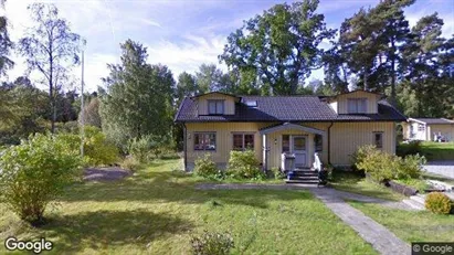 Bostadsrätter till salu i Nacka - Bild från Google Street View