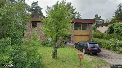 Lägenheter till salu i Huddinge - Bild från Google Street View