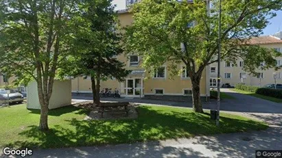 Lägenheter att hyra i Hallsberg - Bild från Google Street View Lägenheter att hyra i Hallsberg - Bild från Google Street View