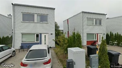 Lägenheter till salu i Upplands-Bro - Bild från Google Street View